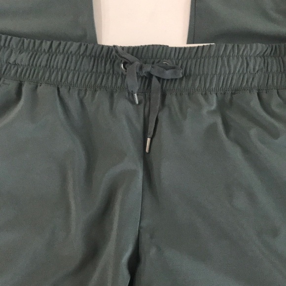 Xersion Balsam Green Stretch Waist workout Pants - Picture 2 of 5